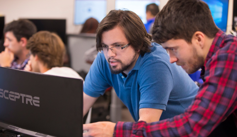 UL Lafayette students in computer lab