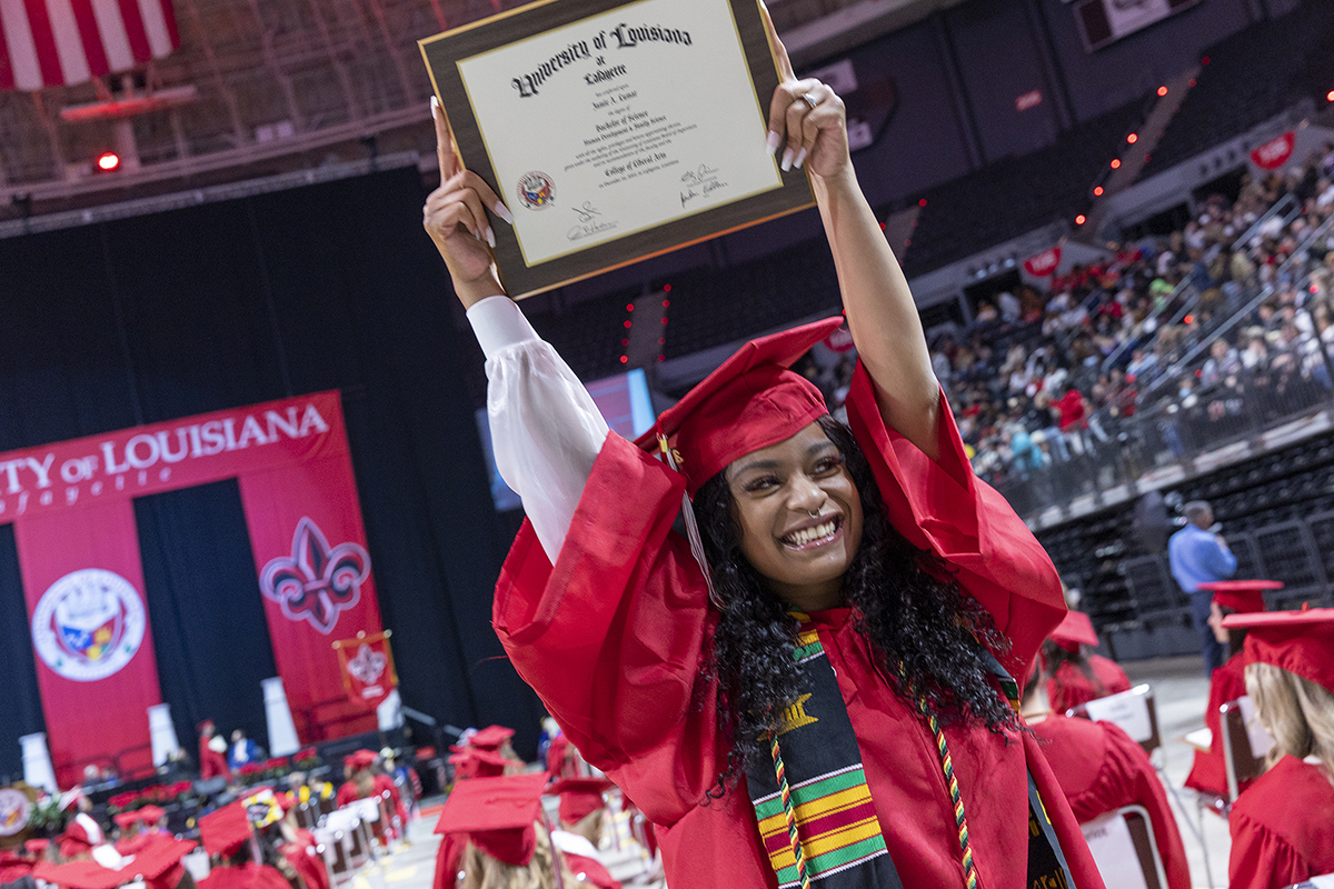 University conferring 1,214 degrees during Fall 2022 Commencement ceremonies