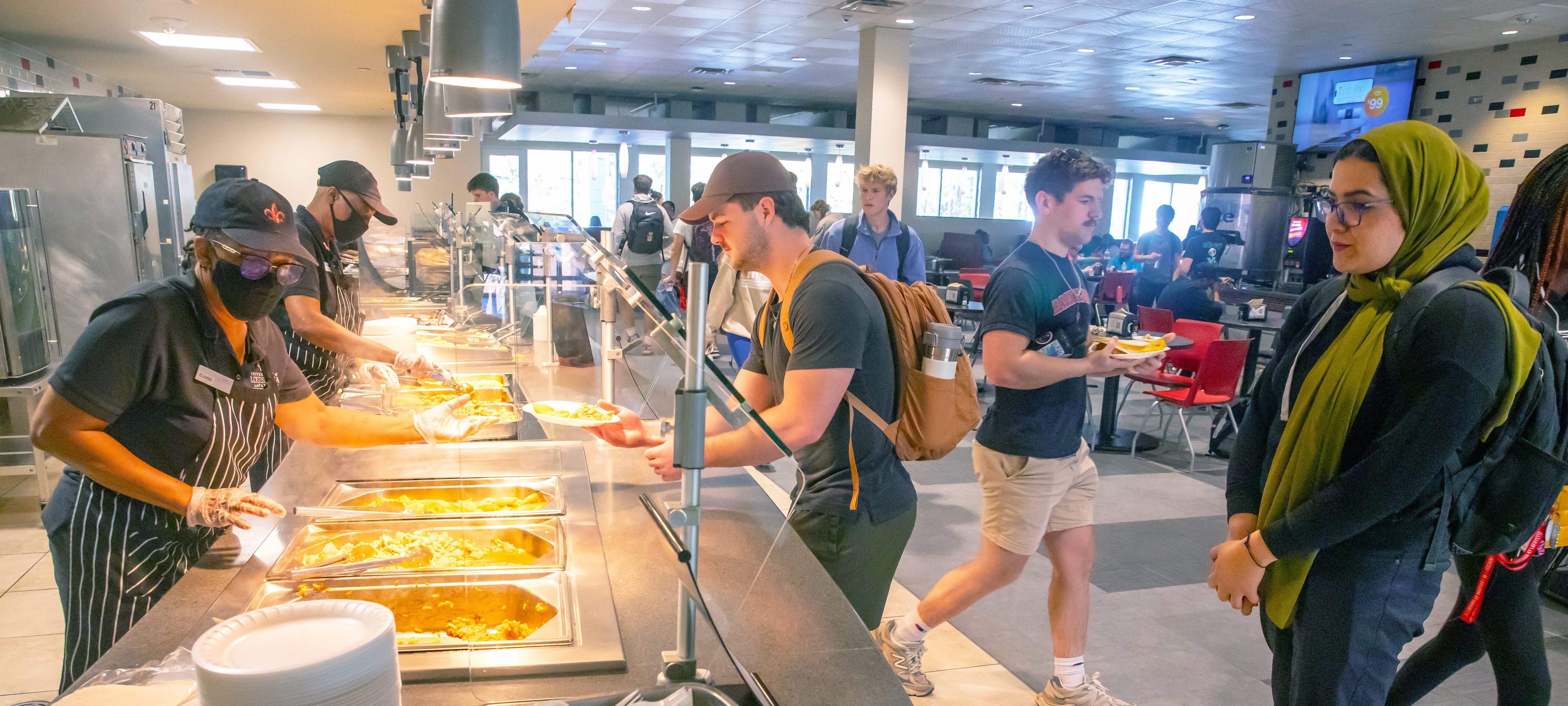 UL Lafayette campus dining serving students during meal time