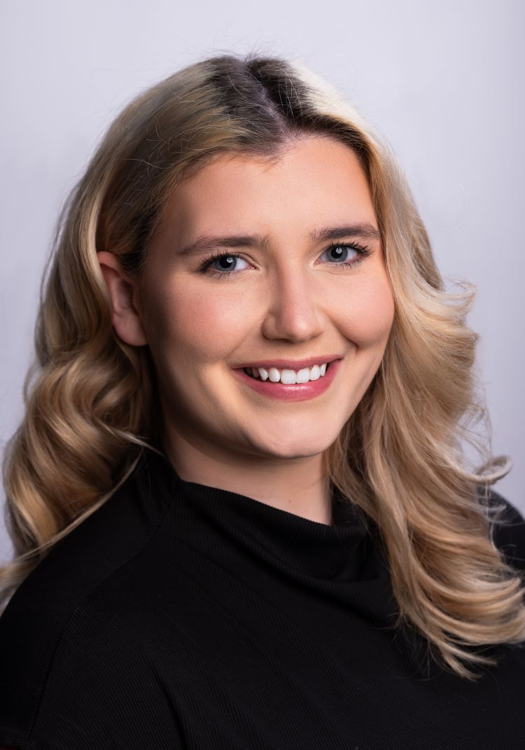 Ava Welborn Headshot