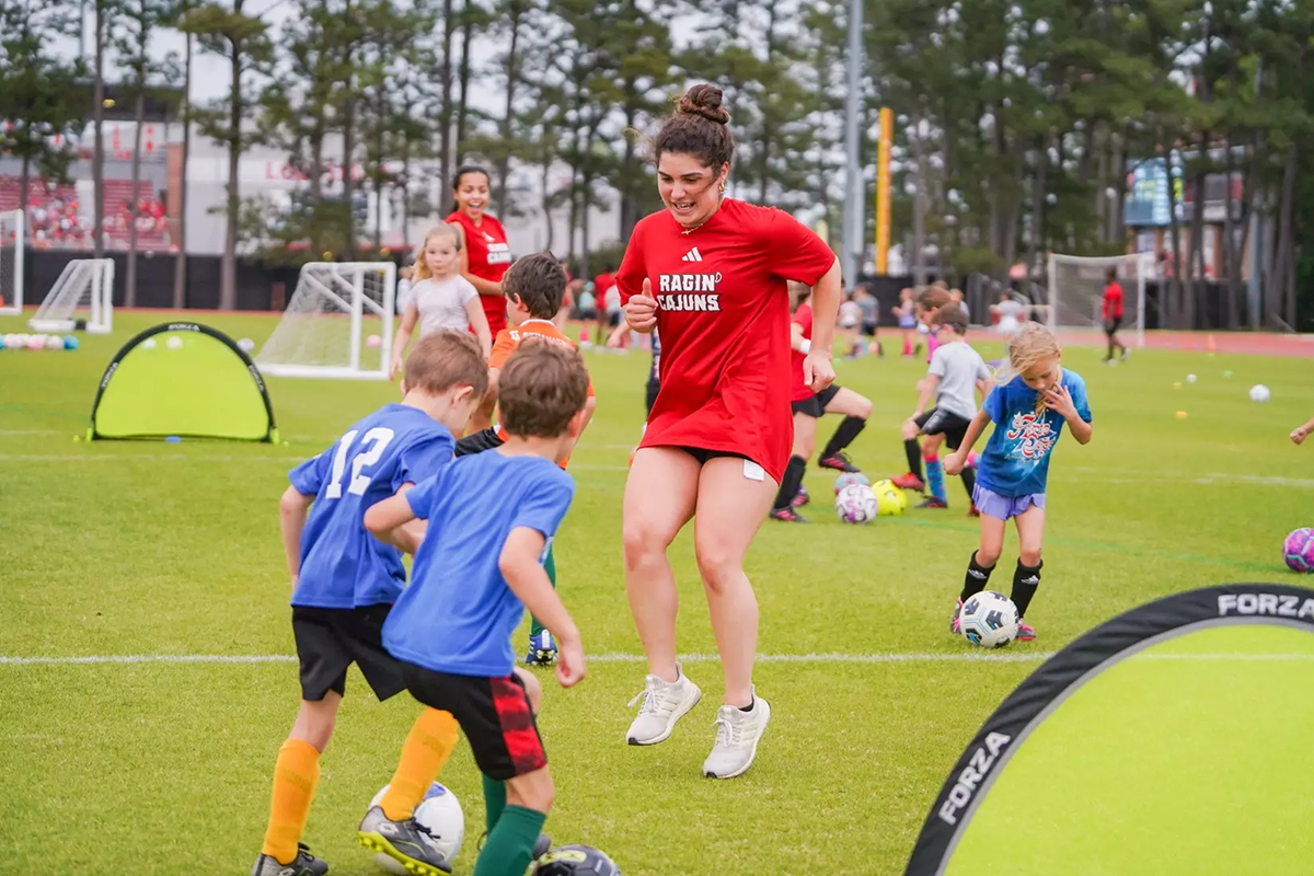 Golf, Women's Tennis lead nation; Baseball, Women's Soccer ranked third for community service
