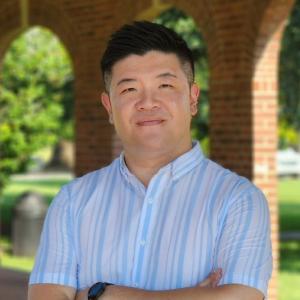 Portrait photograph of Dr. Donggyu Lee