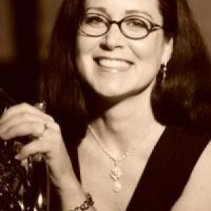 Portrait photo of Catherine Roche-Wallace