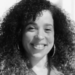 Portrait photograph of Suellen Coelho