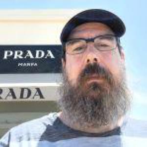 Andrew de la Garza