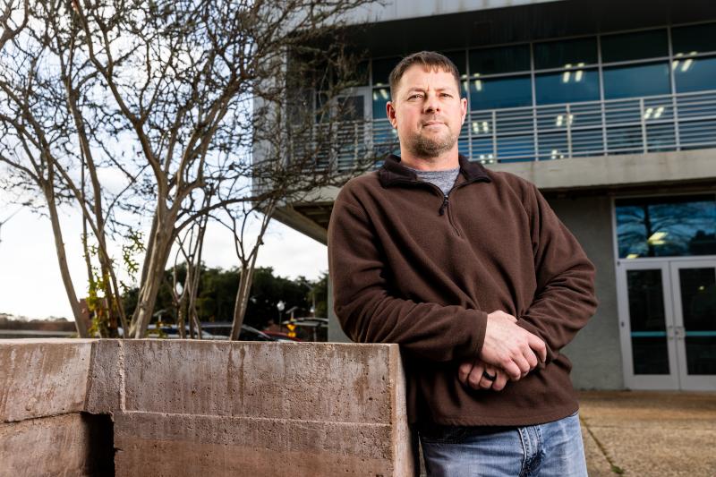 Professional photo of Jason Funderburgh.