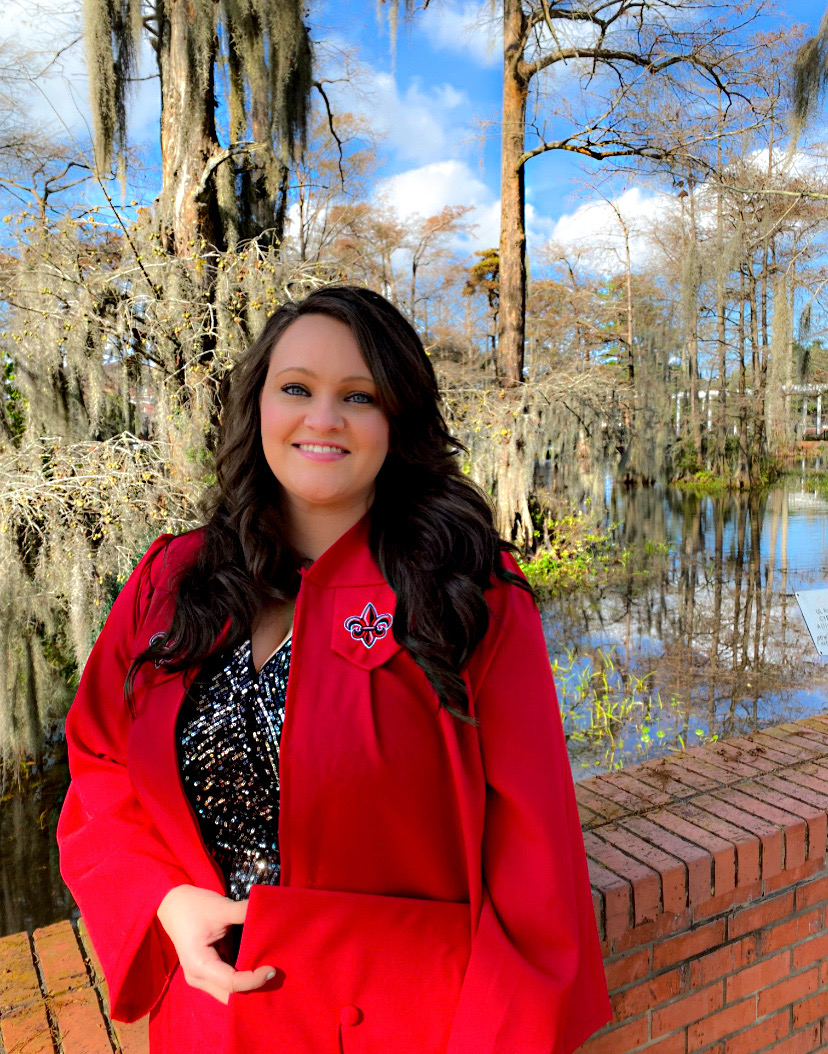 Renada Broussard was able to earn her BSBA in Management online through UL Lafayette