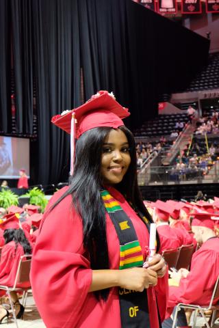 Kennette Toussaint earned her Bachelor of General Studies online.